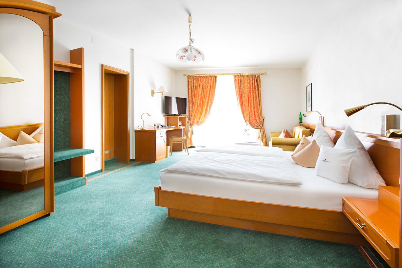 Akzent Hotel Restaurant Altdorfer Hof فاينغارتن المظهر الخارجي الصورة